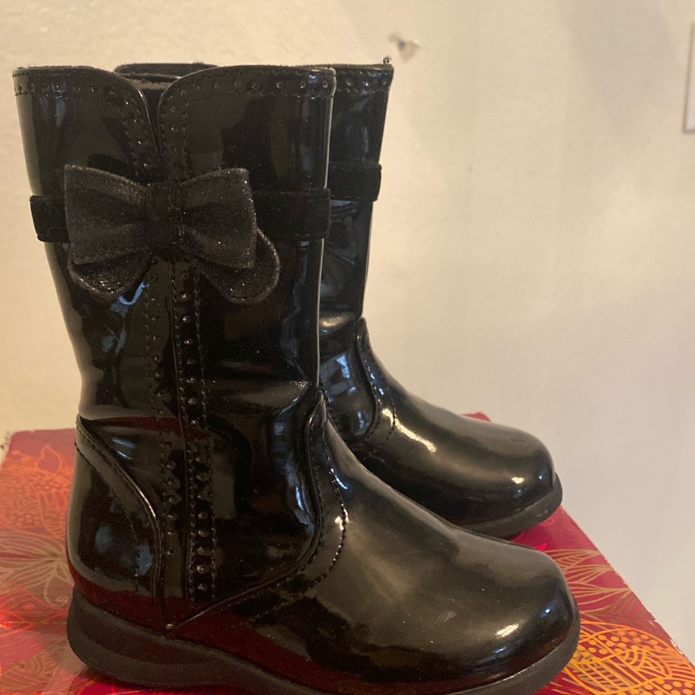 Little girl boots in great condition. Smoke free home